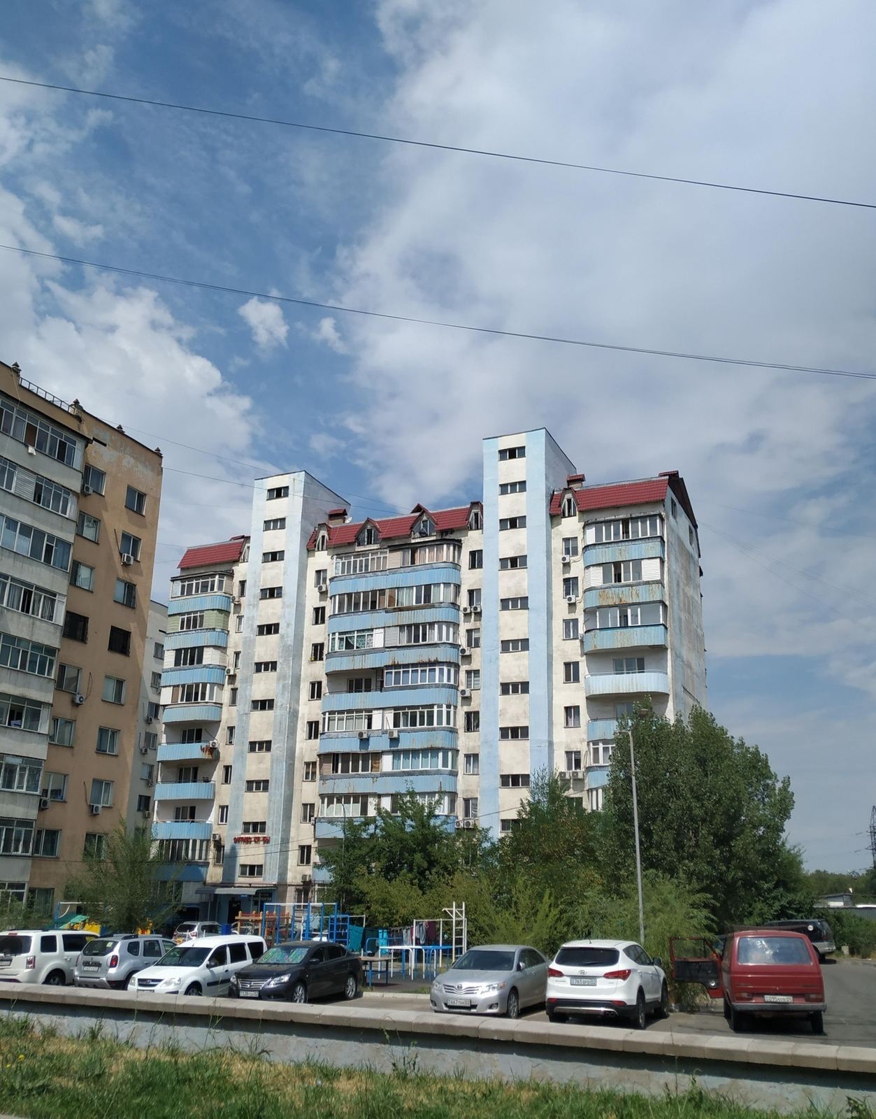 ЖК Максима на Райымбека, Алматы