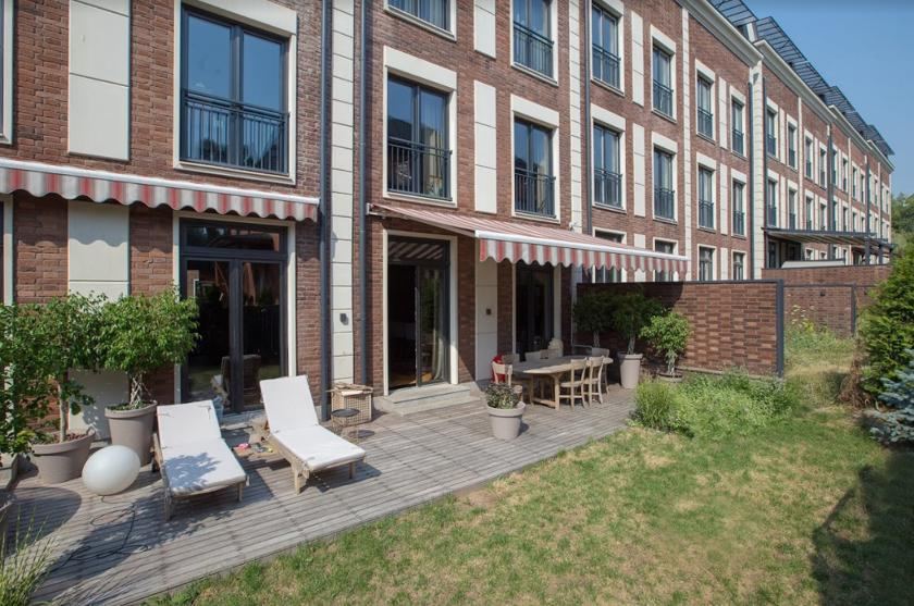 ЖК Esentai River Townhouse, Алматы